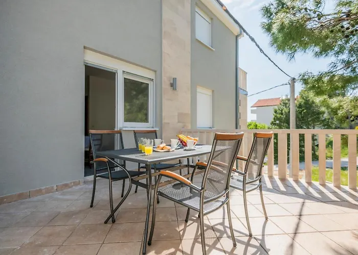 Apartments Zvone