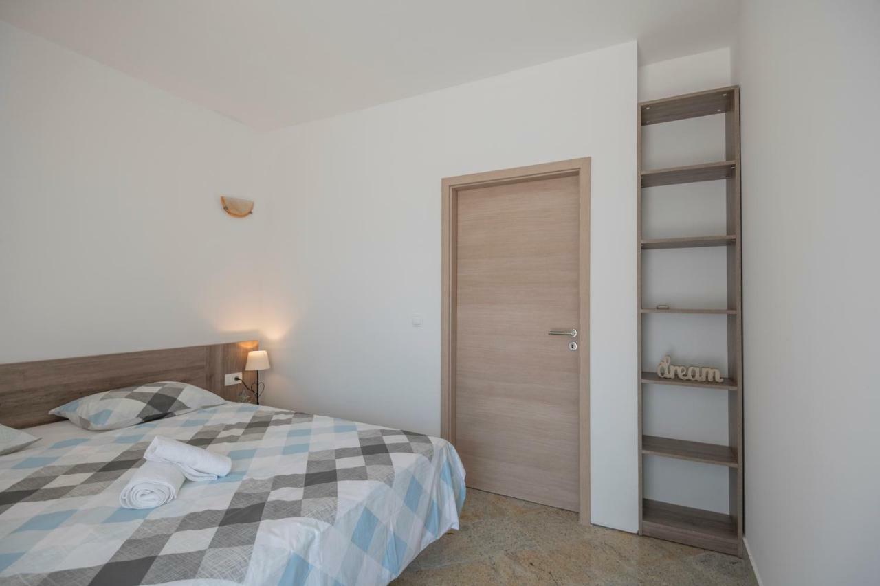 Zvone Apartment Lokva Rogoznica